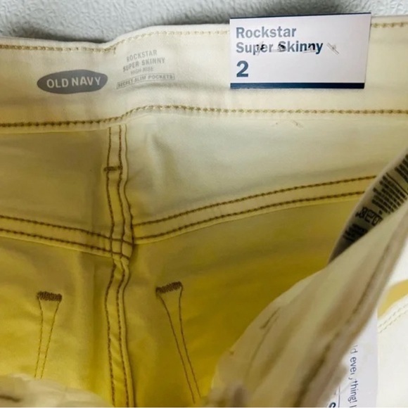 Old Navy High-Waisted Rockstar Super Skinny Off-White Ankle Jeans Size 2 NWT - Picture 9 of 12